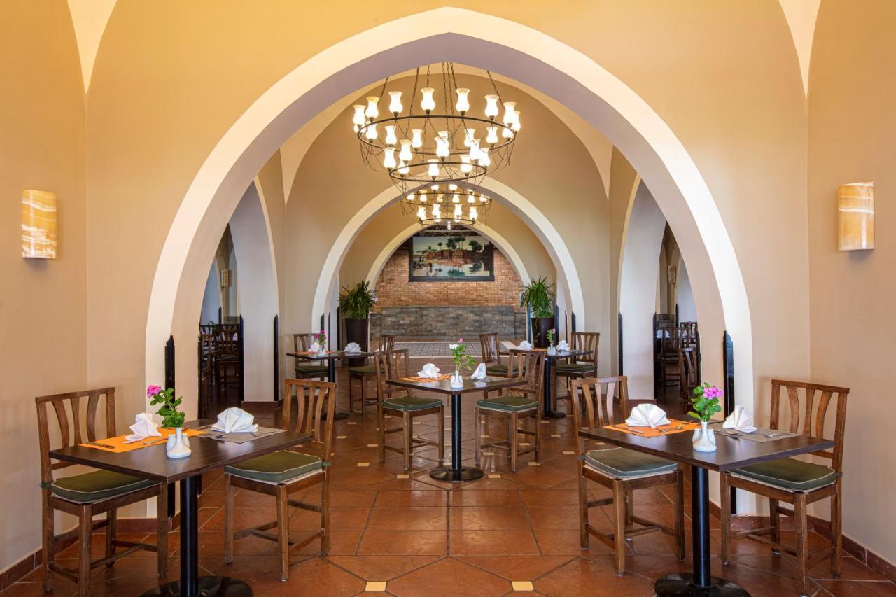 Jaz Makadi Saraya Resort Хургада Екстер'єр фото The restaurant