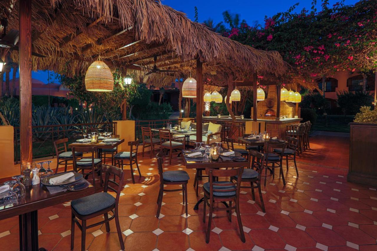 Jaz Makadi Saraya Resort Хургада Екстер'єр фото Restaurant at the resort