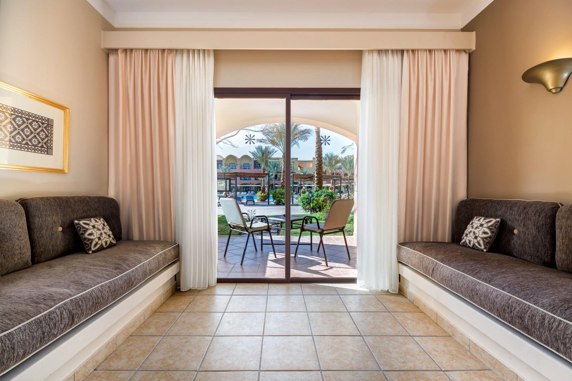 Jaz Makadi Saraya Resort Хургада Екстер'єр фото A room at the Hilton Sharm El Sheikh Resort