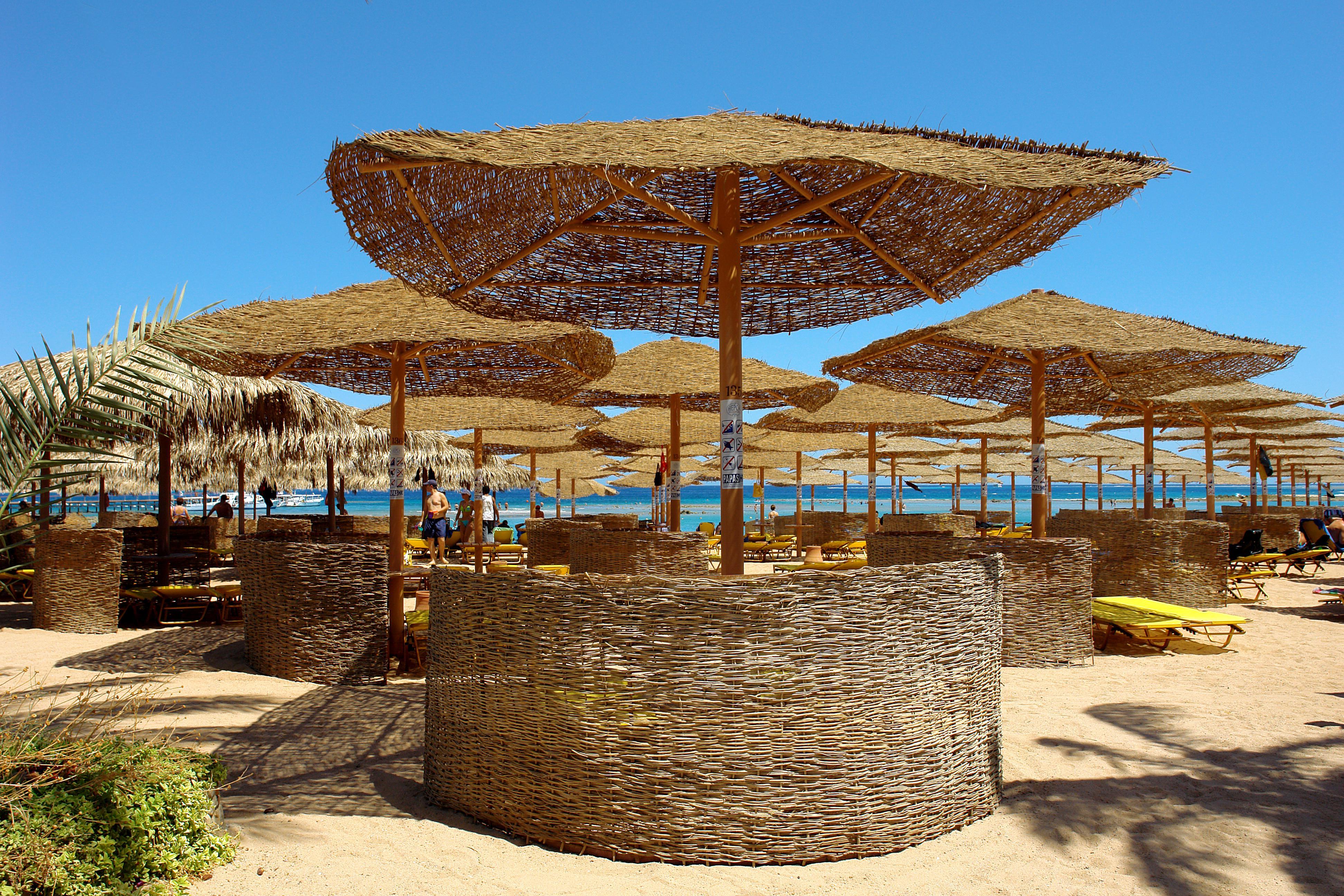 Jaz Makadi Saraya Resort Хургада Екстер'єр фото Beach bar in Egypt