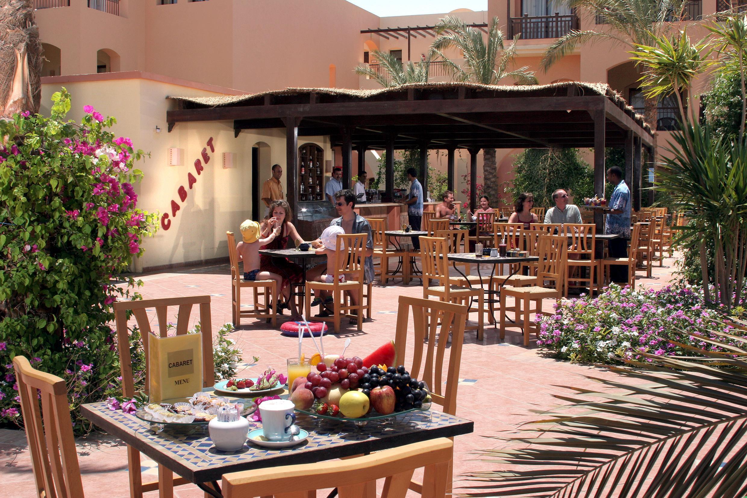 Jaz Makadi Saraya Resort Хургада Екстер'єр фото A restaurant in a hotel